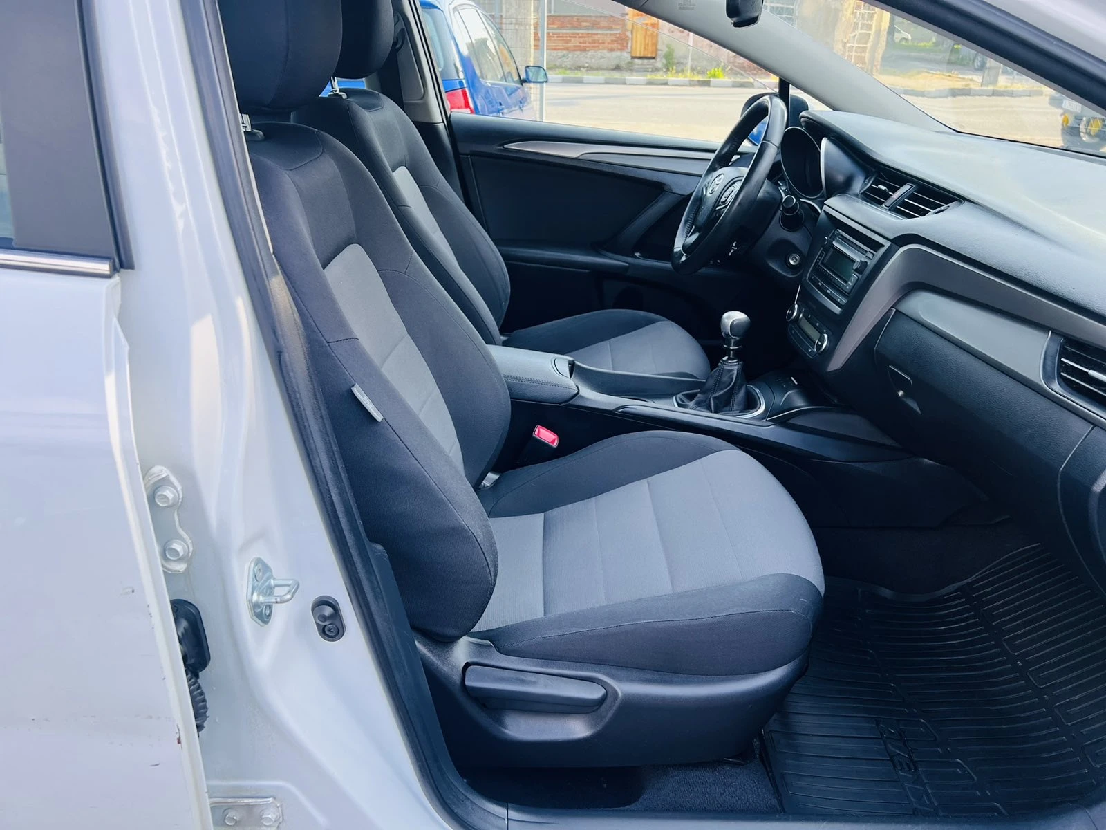 Toyota Avensis 1.6d-4d | Mobile.bg   14