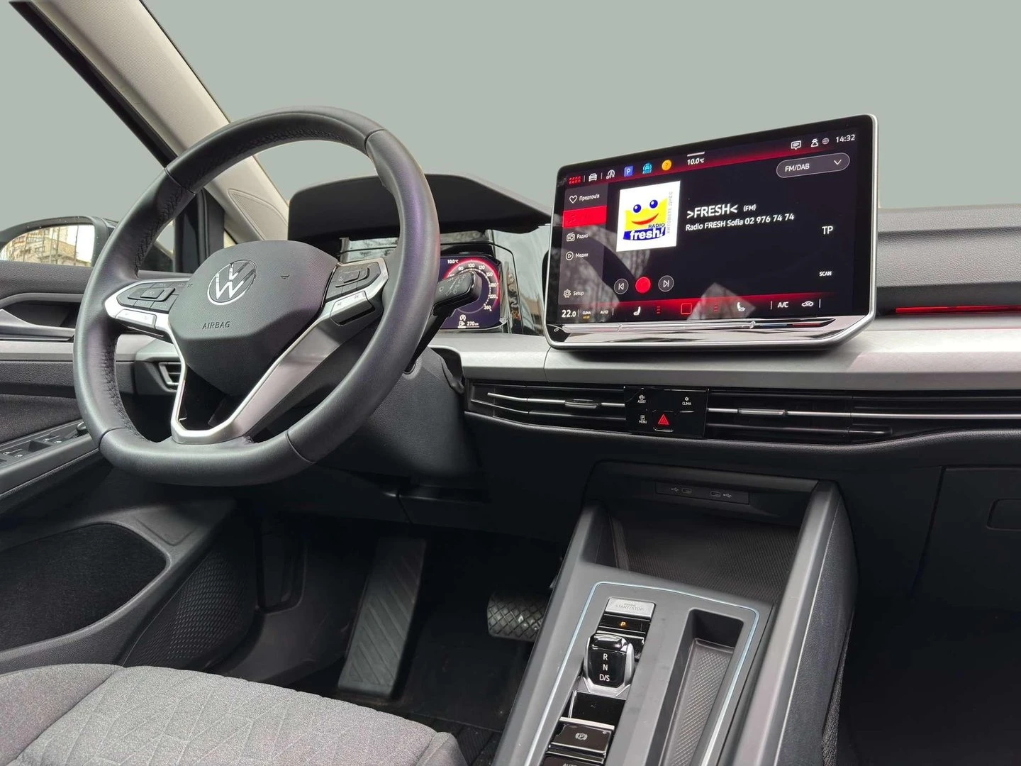 VW Golf 8 Life 1.5 eTSI OPF DSG - изображение 7
