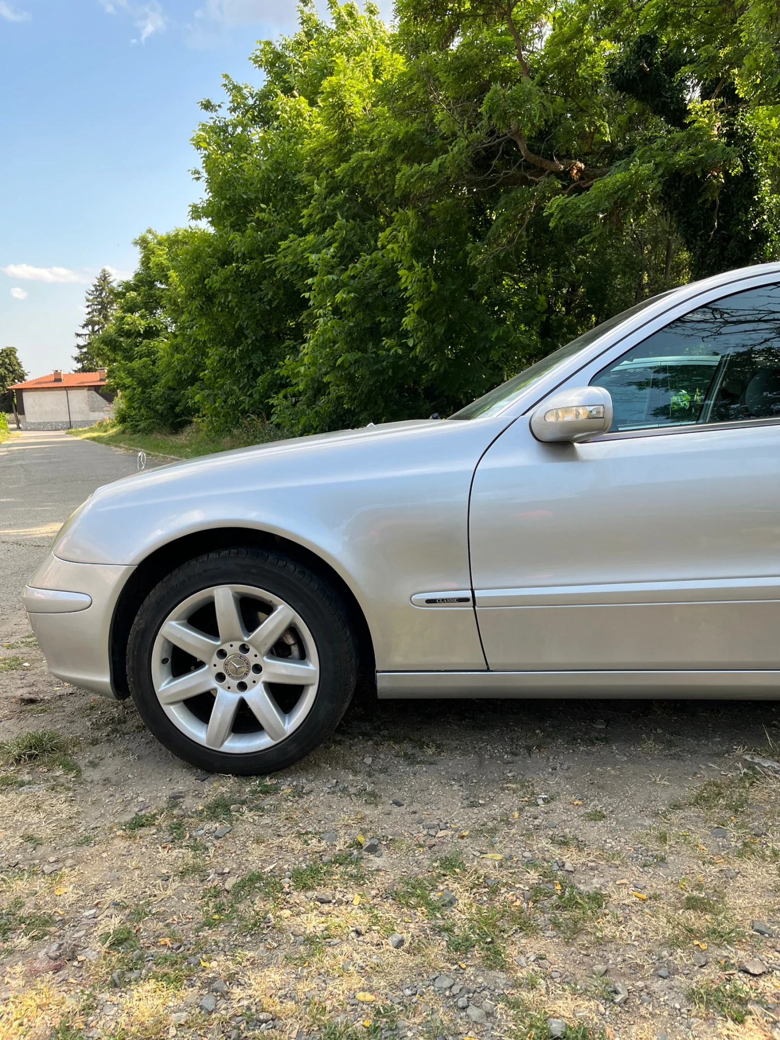 Mercedes-Benz E 220  - изображение 7