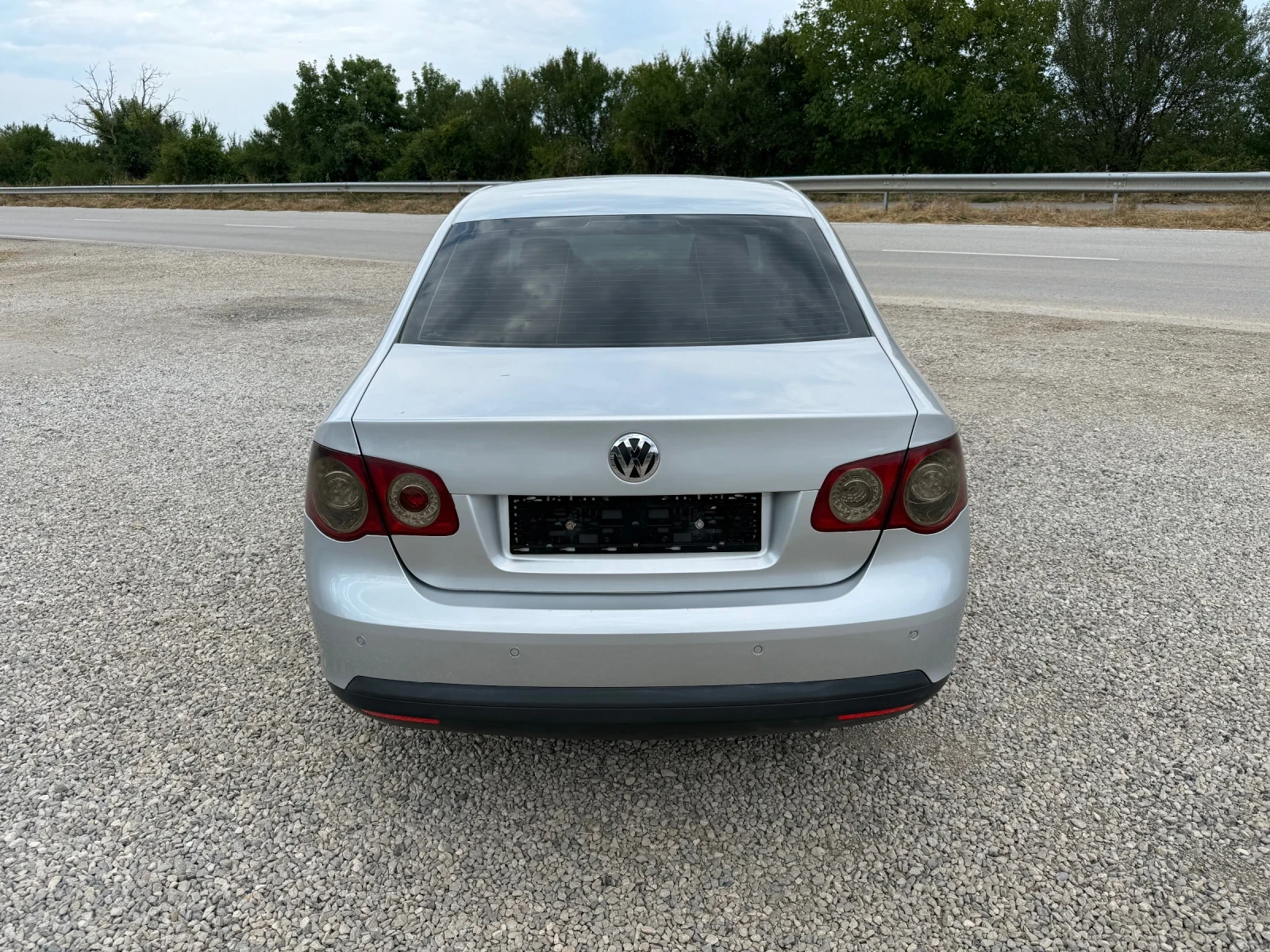 VW Jetta 1.9 TDI 105 к.с. - изображение 7