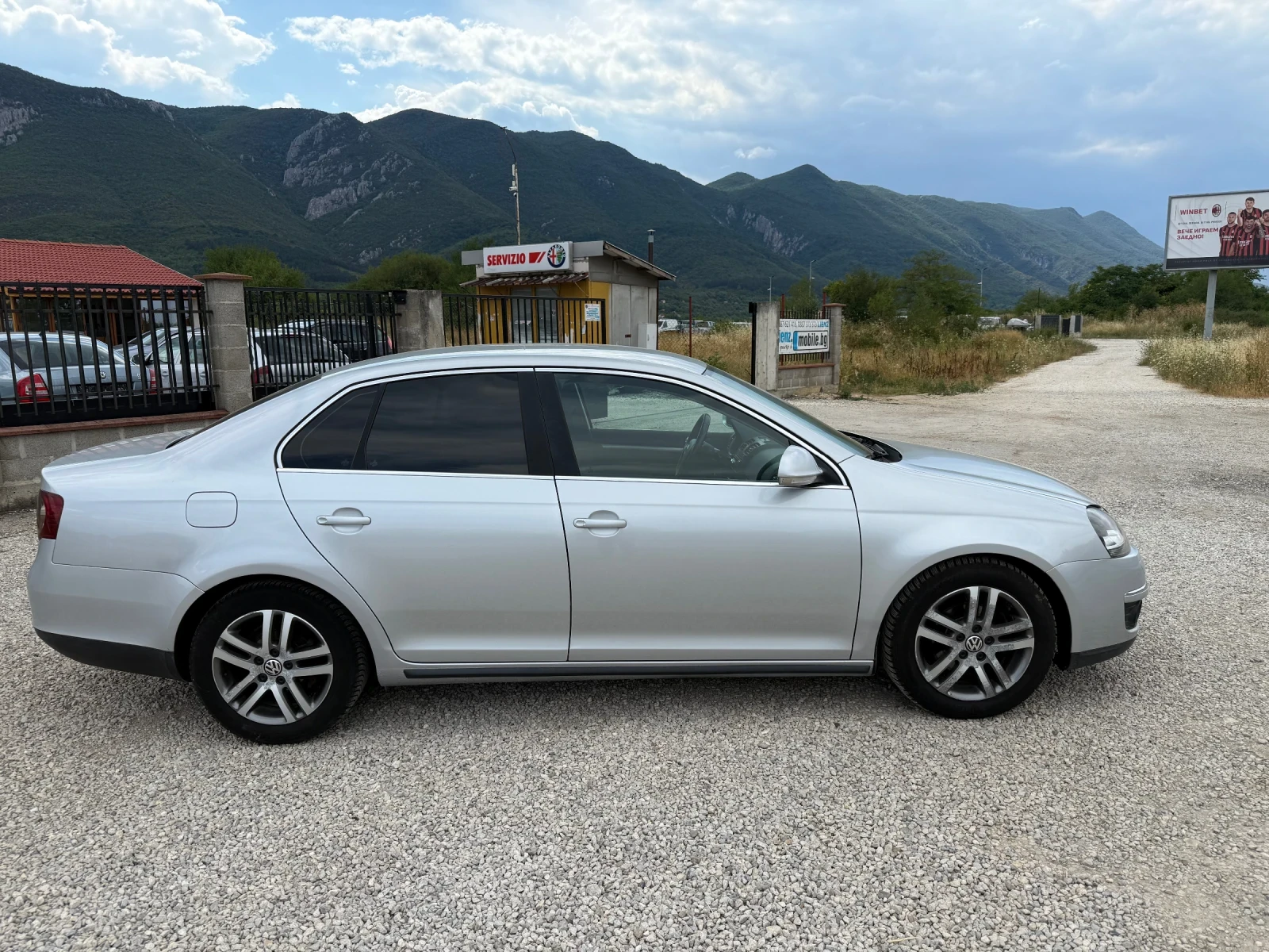 VW Jetta 1.9 TDI 105 к.с. - изображение 6