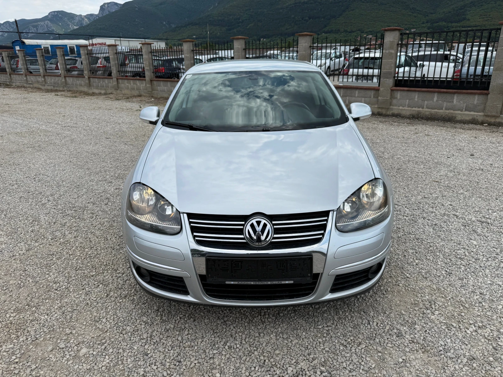 VW Jetta 1.9 TDI 105 к.с. - изображение 3