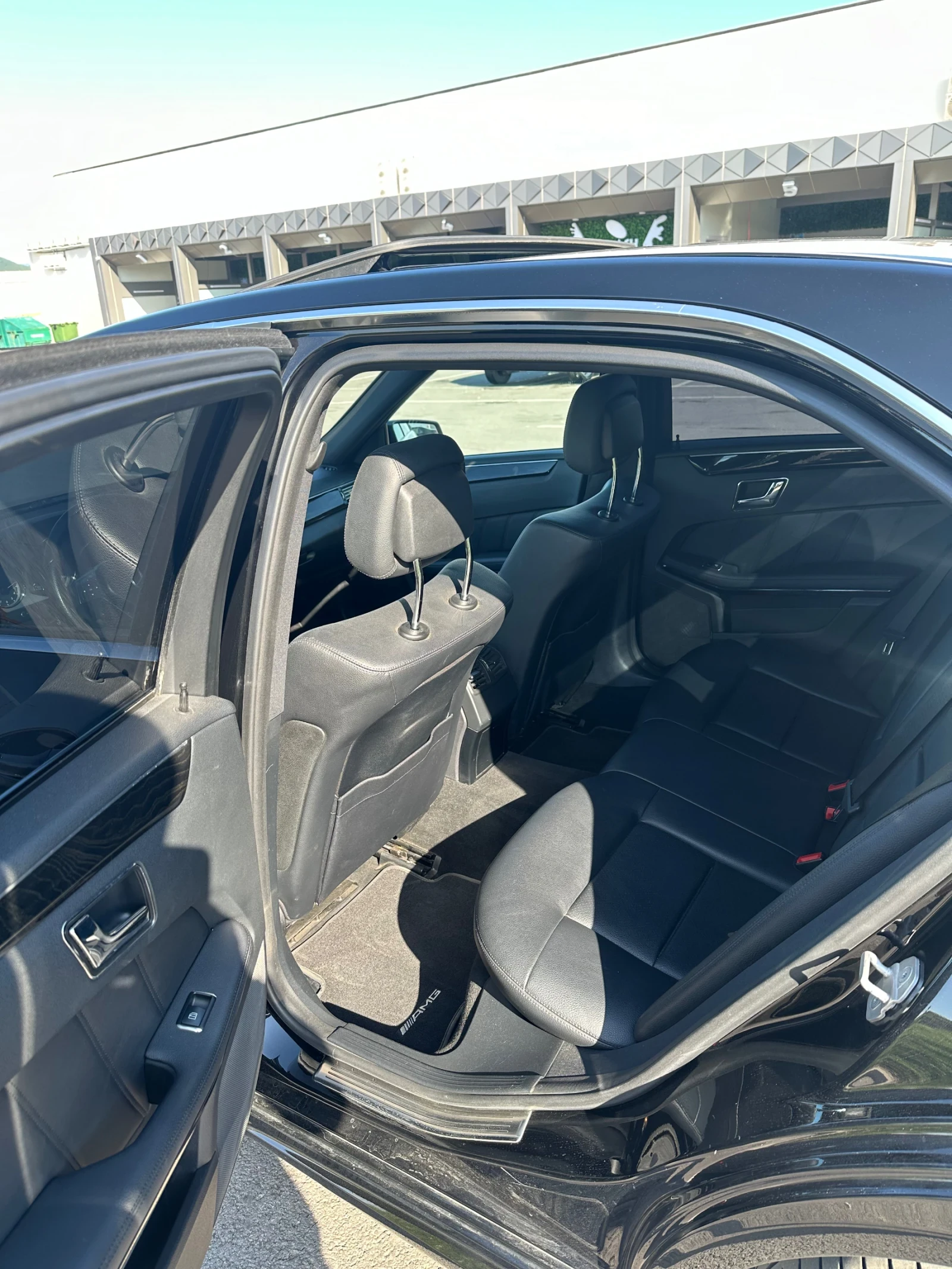 Mercedes-Benz E 350  - изображение 8