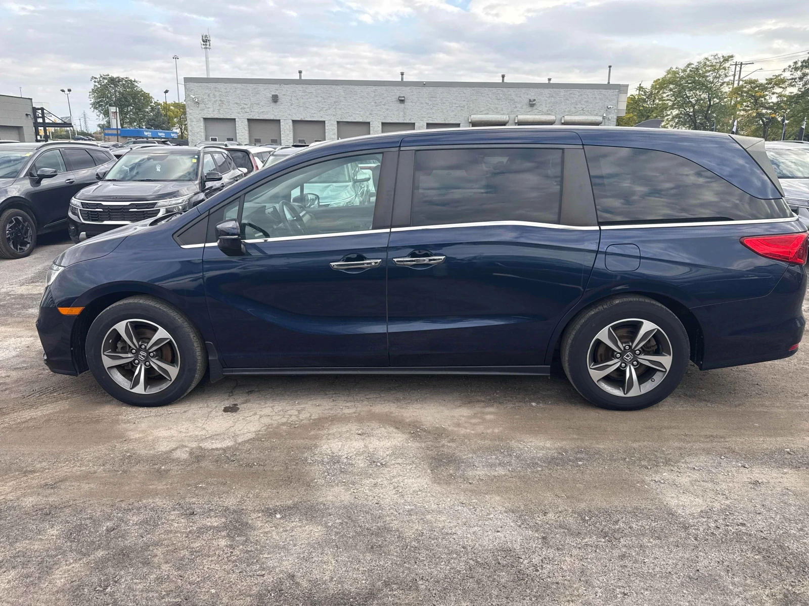 Honda Odyssey EXL-RES Auto * * CARFAX * * АВТО КРЕДИТ * *  - изображение 4