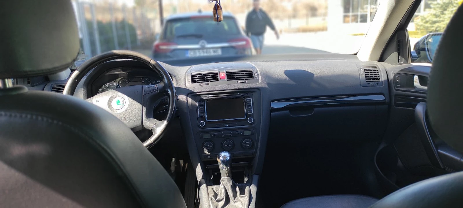 Skoda Octavia 1.8 TSI Laurin & Klement, снимка 12 - Автомобили и джипове - 53827249