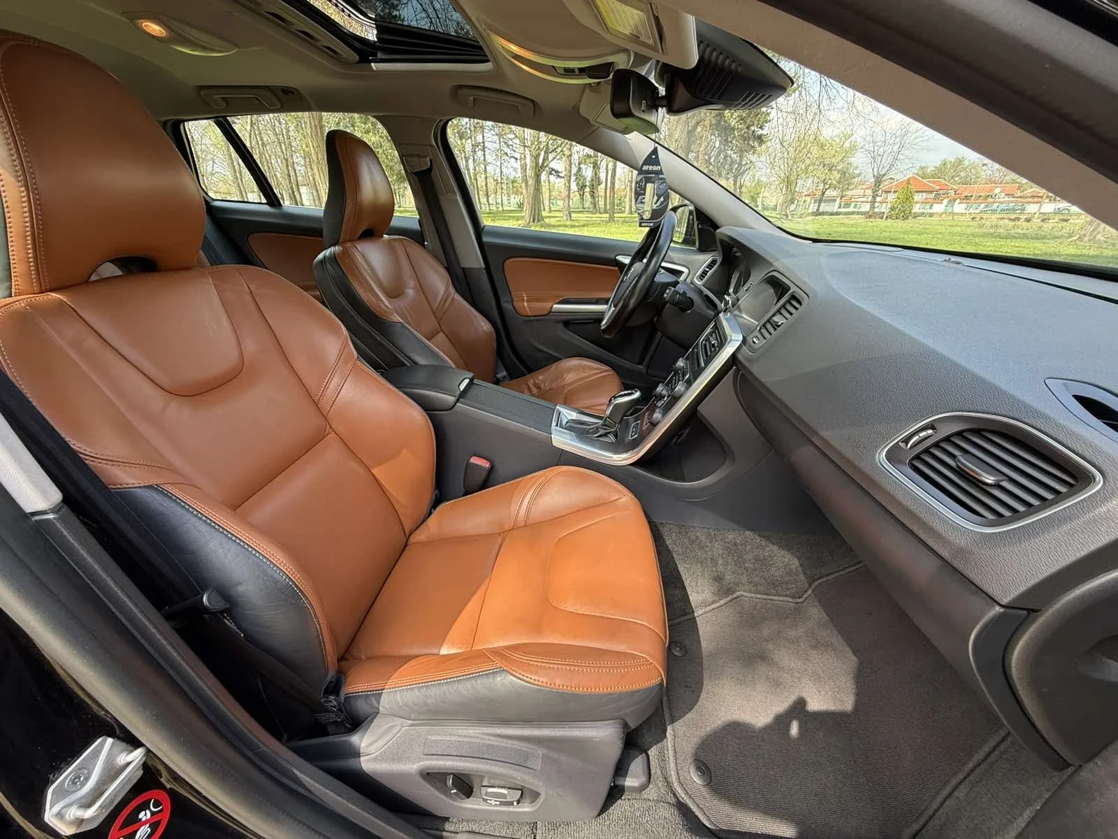 Volvo V60 Hybrid - изображение 4