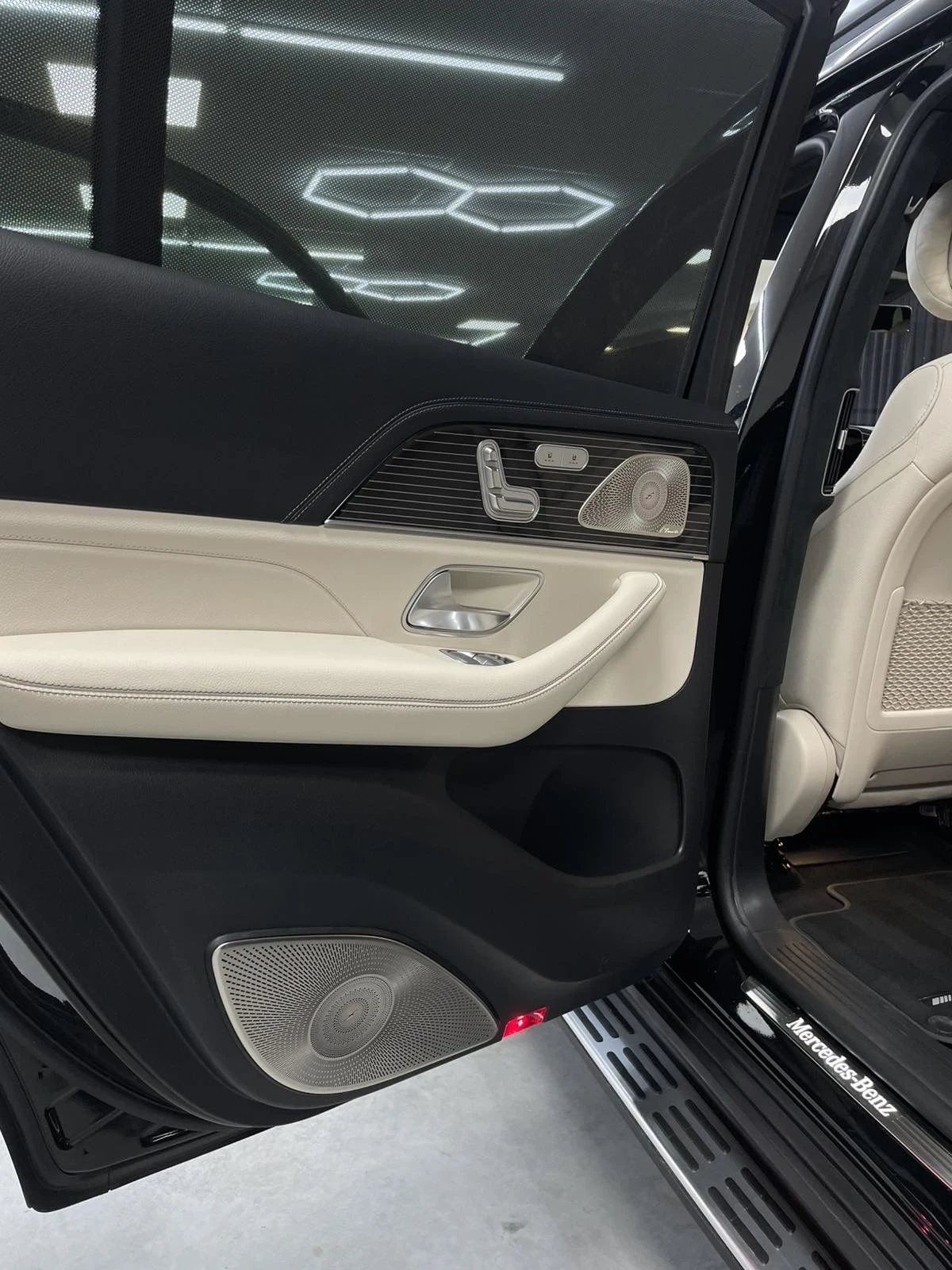 Mercedes-Benz GLS 450 Special Edition, 6+ 1, E-Active, 4D Burmeister, TV - изображение 7