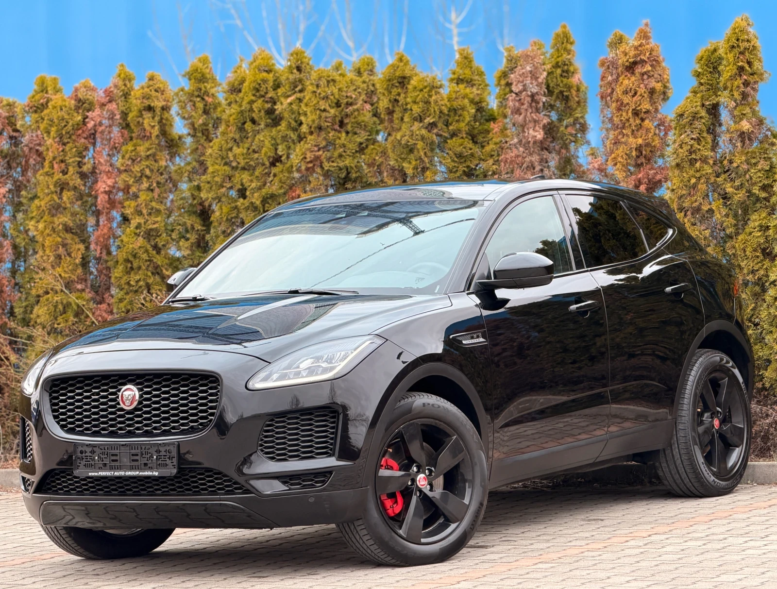 Jaguar E-pace S-DAYNAMIC-КОЖА-LED-КАМЕРА-ЕЛ.БГ-ЛЕНТИ-УНИКАТ-НОВ