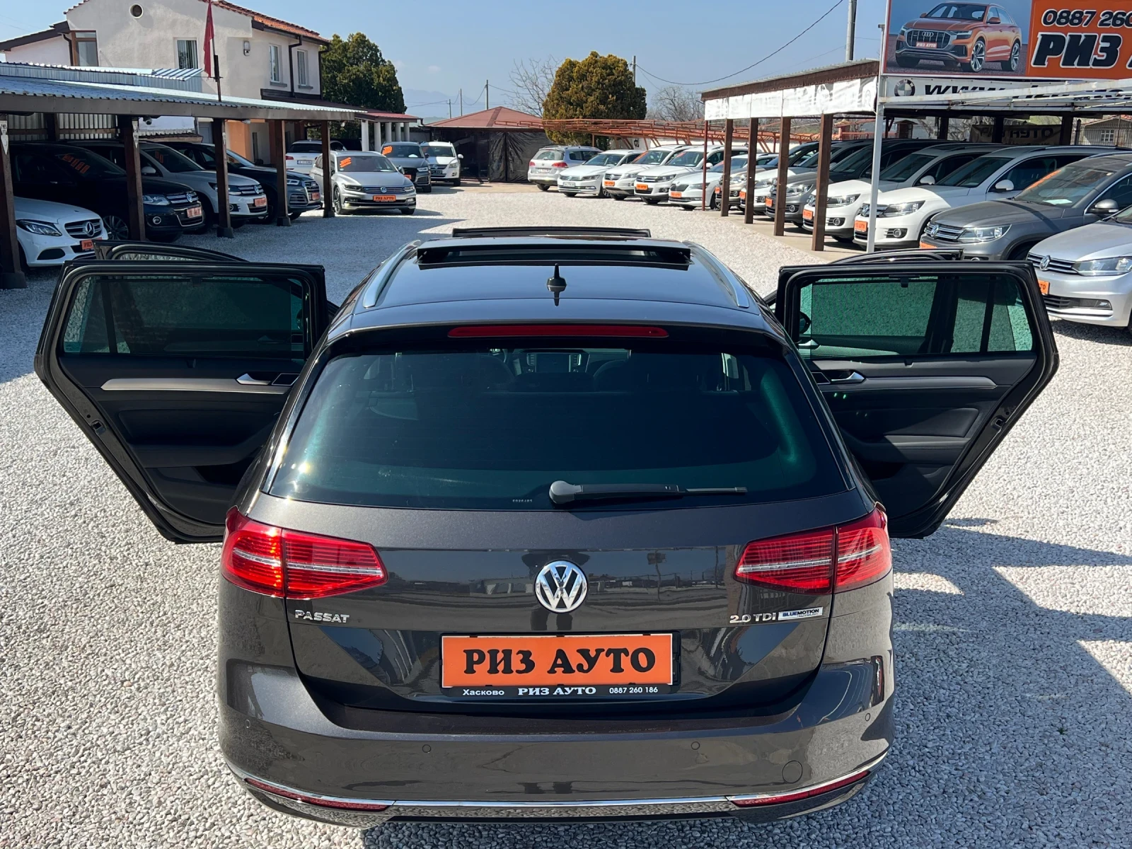 VW Passat 2.0TDI* 100%* AUTOMAT* PANORAMA* NAVI* ЛИЗИНГ, снимка 11 - Автомобили и джипове - 54479356