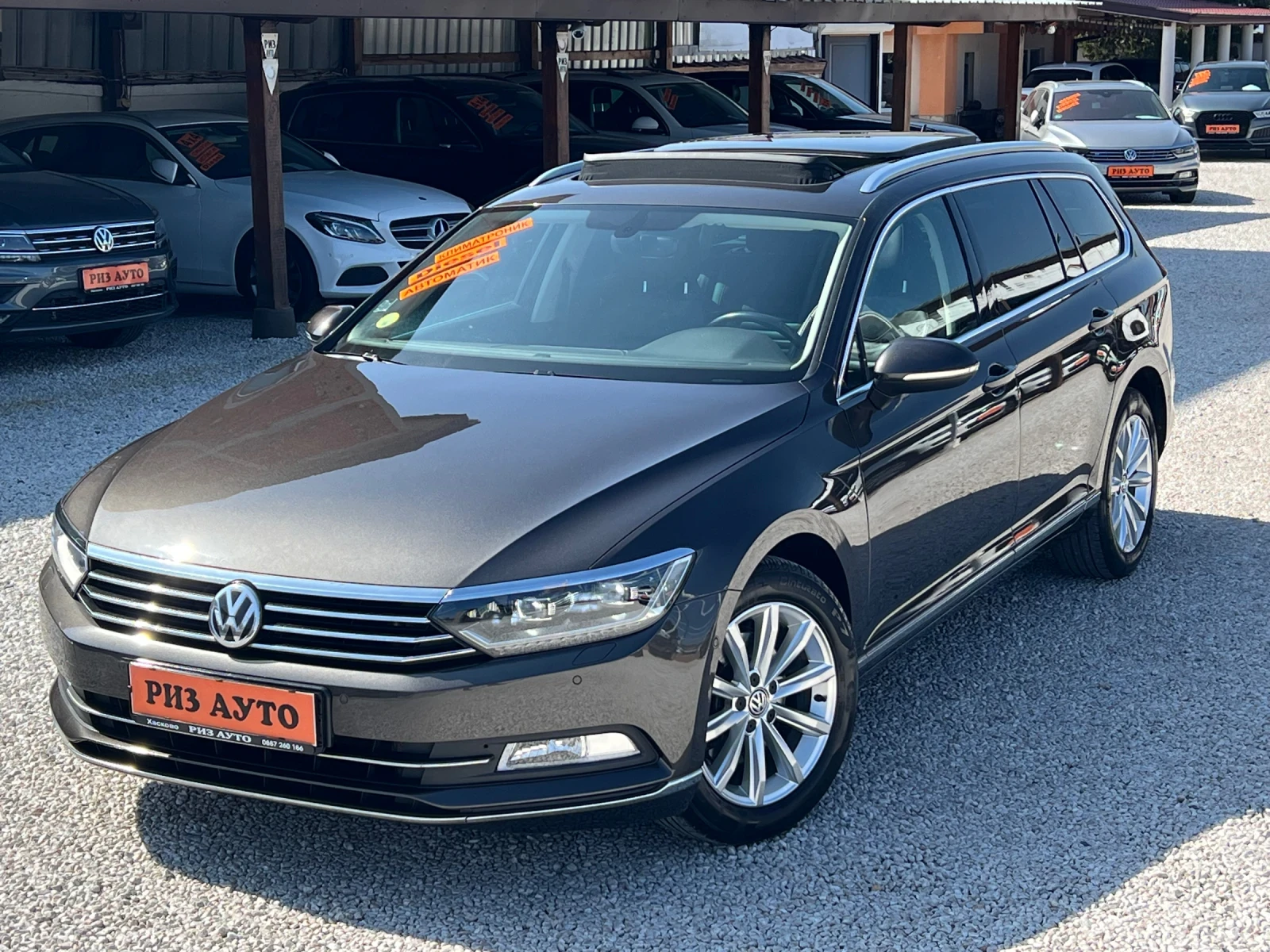 VW Passat 2.0TDI* 100%* AUTOMAT* PANORAMA* NAVI* ЛИЗИНГ, снимка 13 - Автомобили и джипове - 54479356