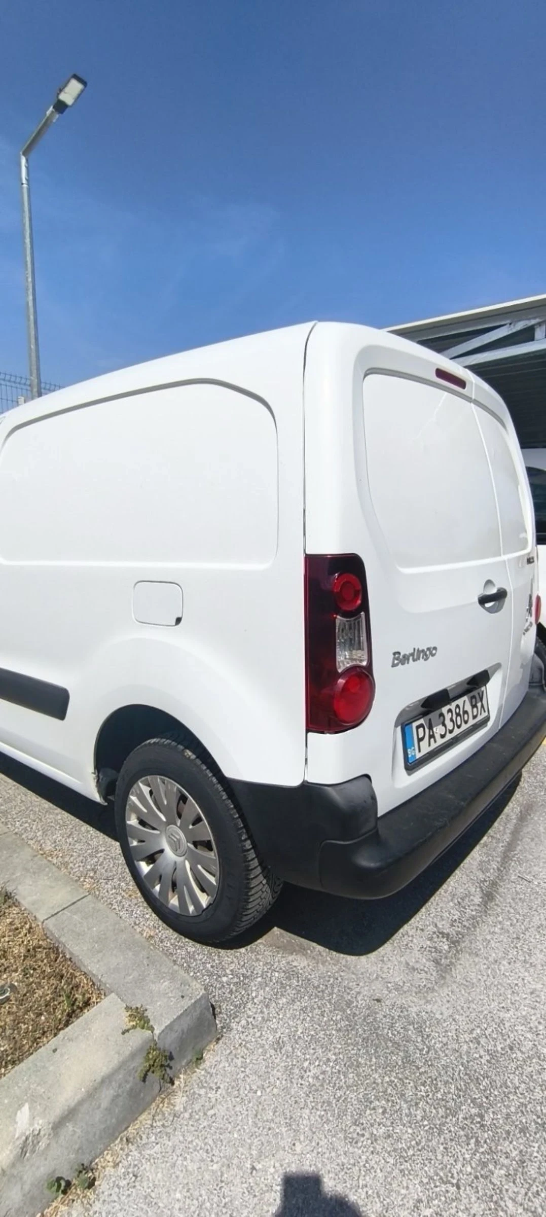 Citroen Berlingo 1.6d товарен , снимка 3 - Автомобили и джипове - 54519643