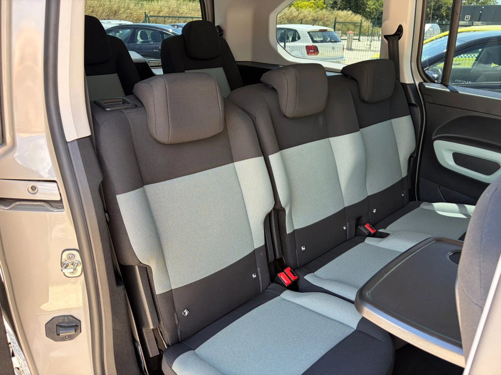 Citroen Berlingo XL 6+ 1 1.5BLUEHDI CAMERA START/STOP CAR PLAY LINE, снимка 12 - Автомобили и джипове - 54980925