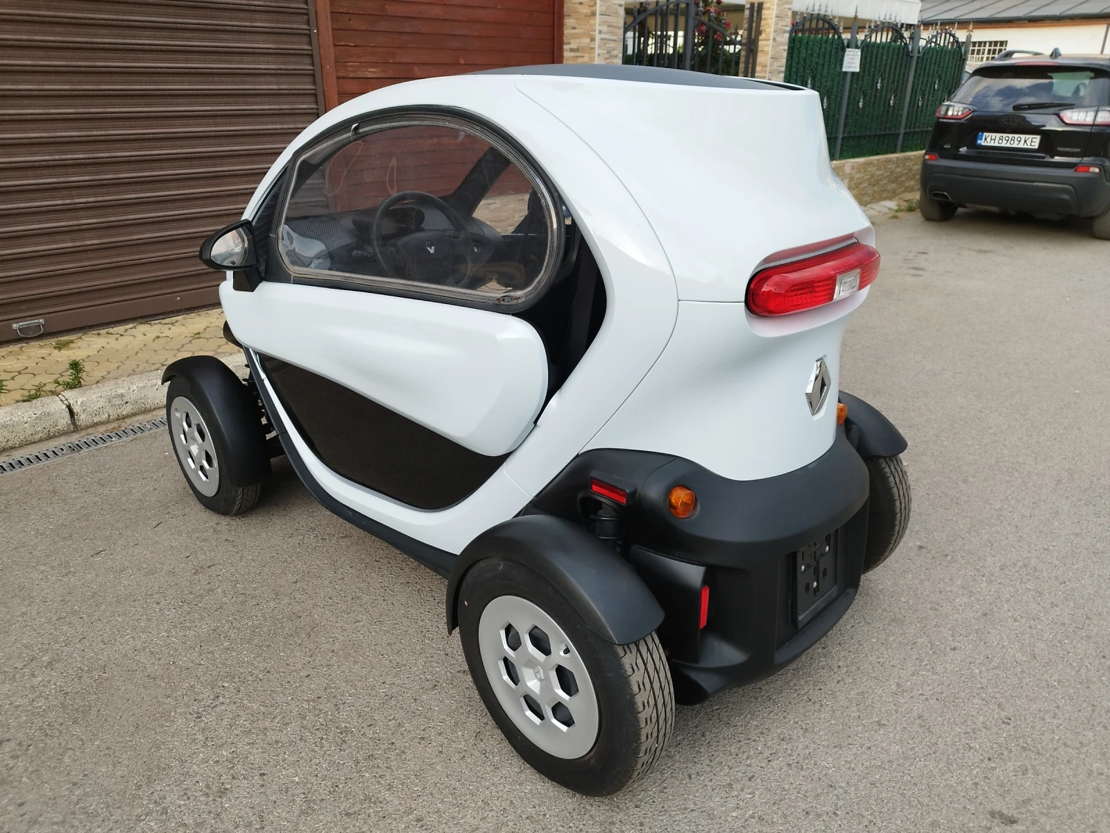 Renault Twizy ELECTRIC, 3970 километра , снимка 8 - Автомобили и джипове - 55186217