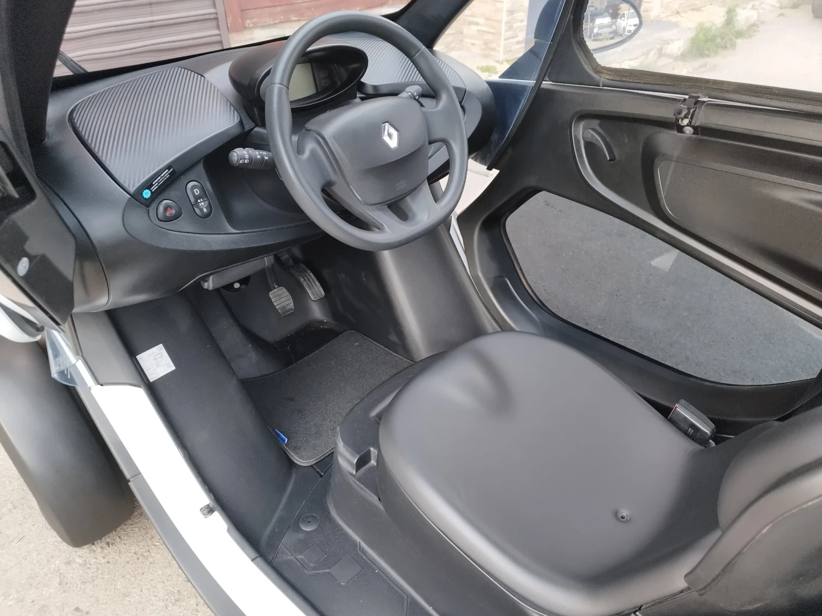 Renault Twizy ELECTRIC, 3970 километра , снимка 14 - Автомобили и джипове - 55186217