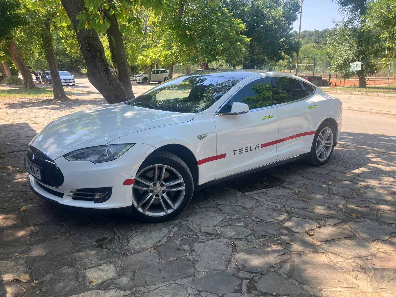 Tesla Model S 90D