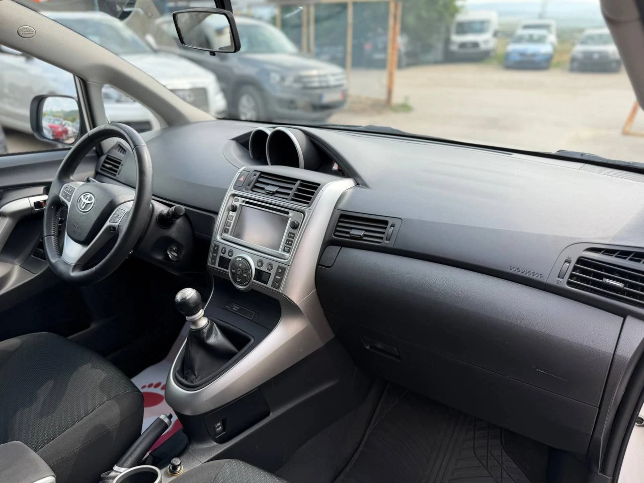 Toyota Verso 2.0D-4D CAMERA, снимка 15 - Автомобили и джипове - 55579664