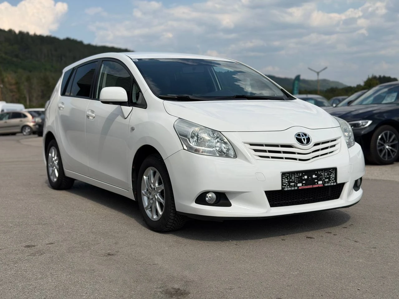 Toyota Verso 2.0D-4D CAMERA, снимка 3 - Автомобили и джипове - 55579664
