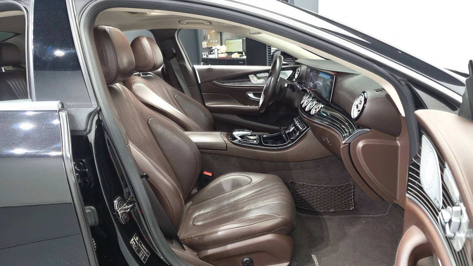 Mercedes-Benz CLS 450 AMG LINE* 4MATIC, снимка 15 - Автомобили и джипове - 55953114