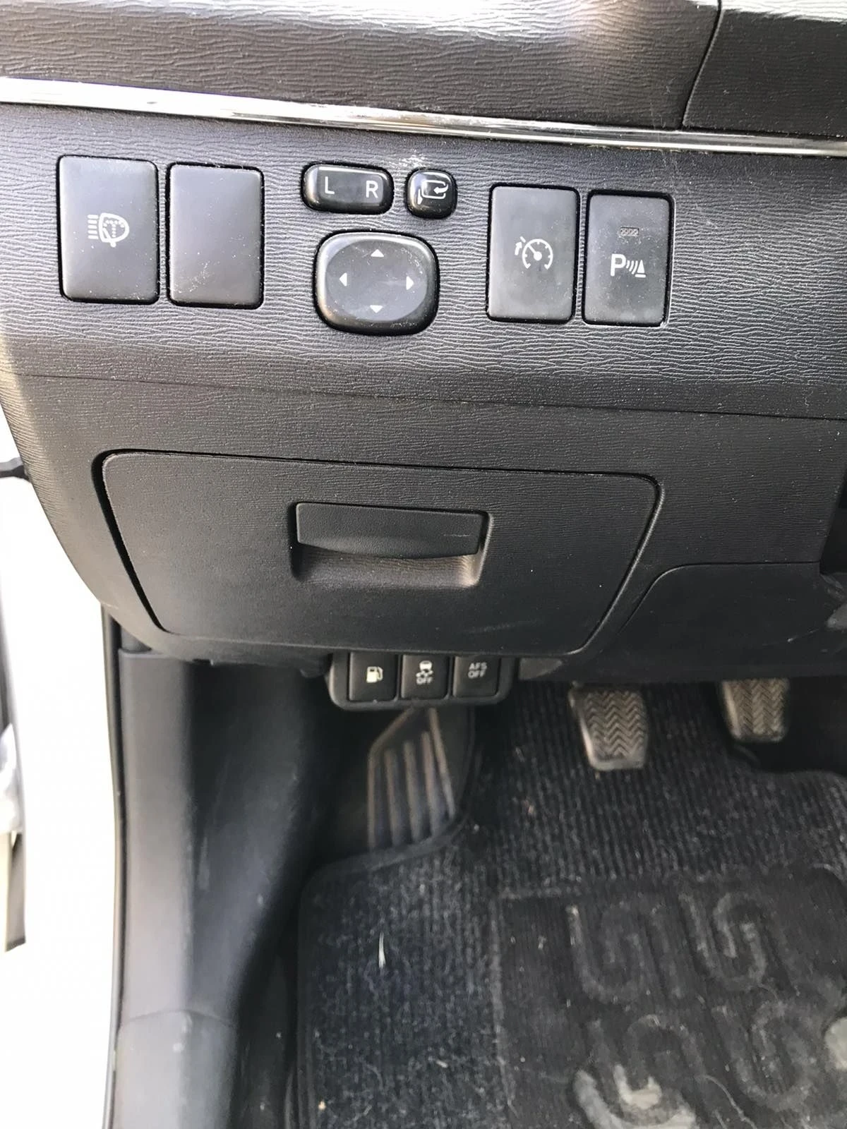 Toyota Avensis 2.2D4D, снимка 10 - Автомобили и джипове - 56168108