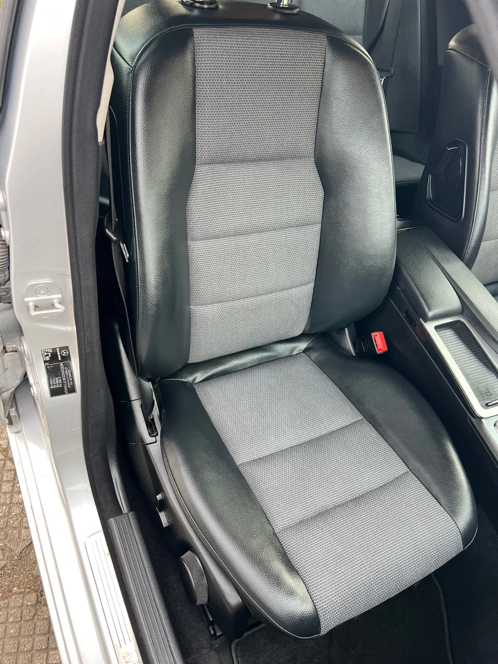 Mercedes-Benz C 220 -2.2 CDI AVANGARDE/AUTOMATIC/OM 646    , снимка 11 - Автомобили и джипове - 56266895