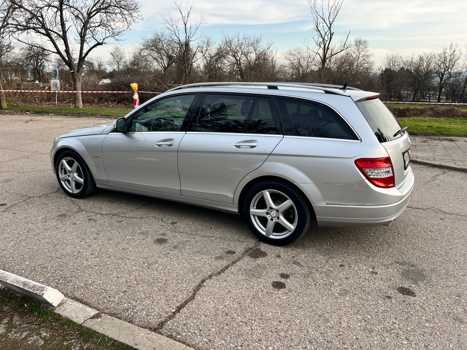 Mercedes-Benz C 220 -2.2 CDI AVANGARDE/AUTOMATIC/OM 646    , снимка 4 - Автомобили и джипове - 56266895
