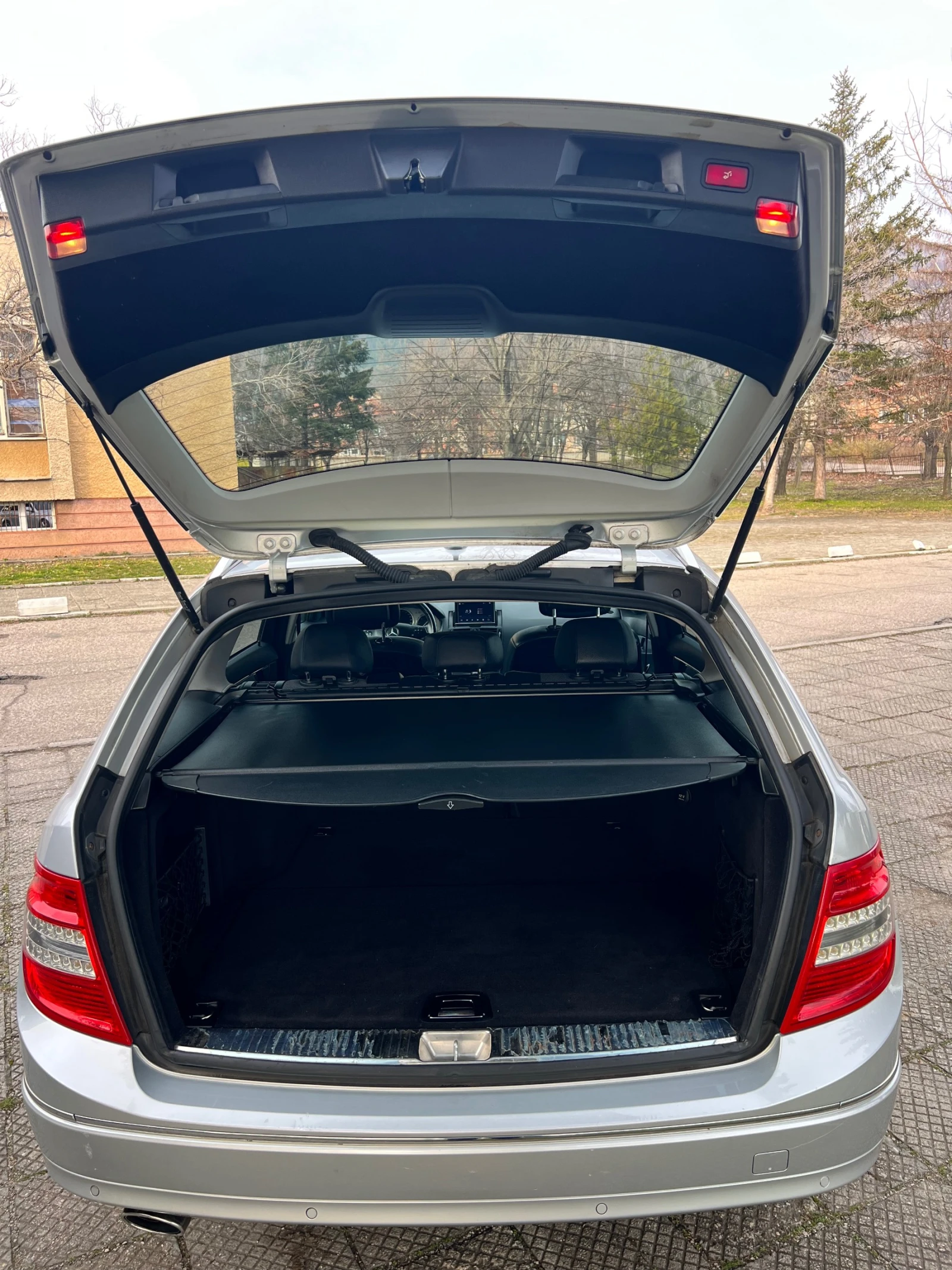 Mercedes-Benz C 220 -2.2 CDI AVANGARDE/AUTOMATIC/OM 646    , снимка 9 - Автомобили и джипове - 56266895
