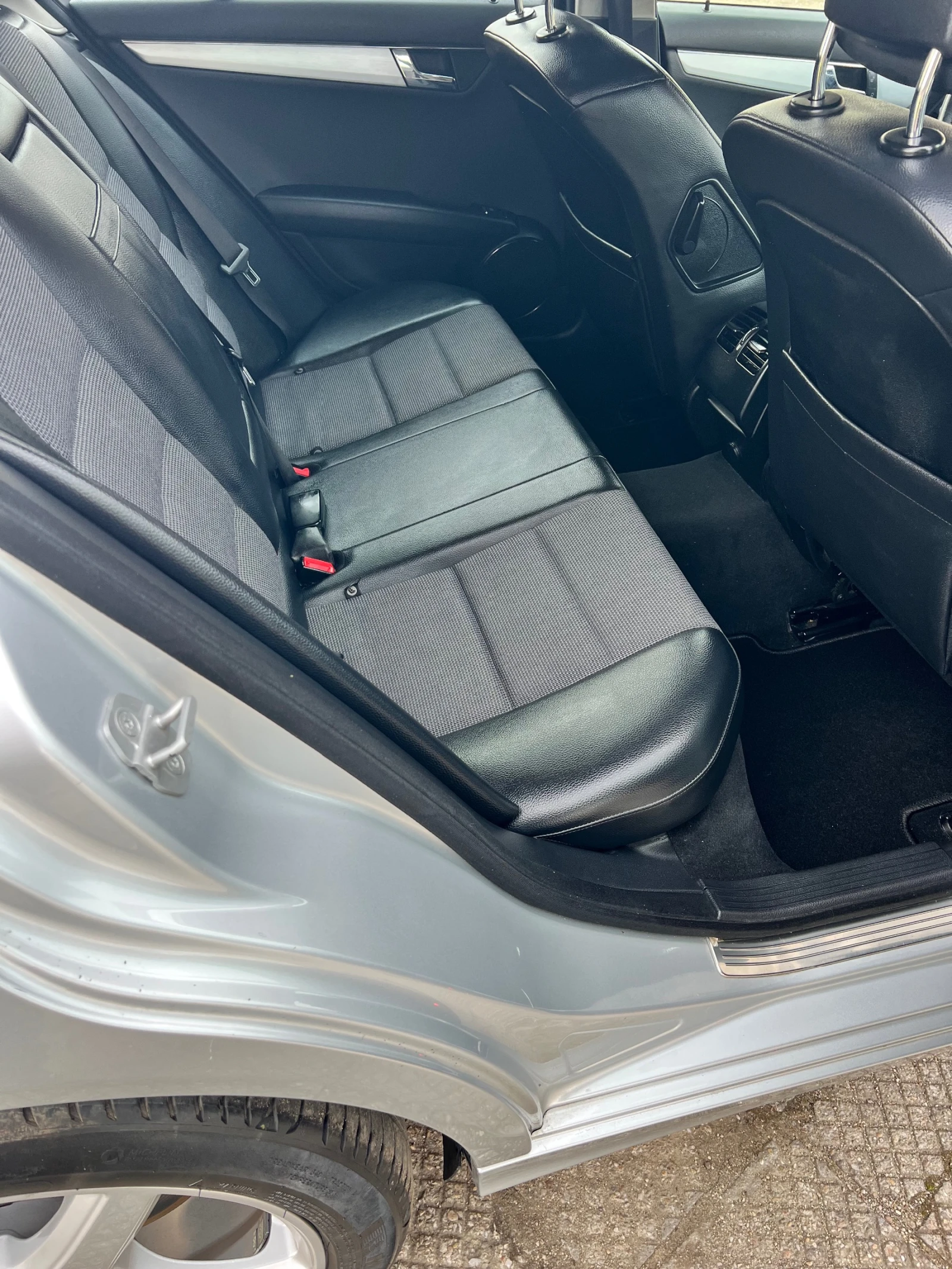 Mercedes-Benz C 220 -2.2 CDI AVANGARDE/AUTOMATIC/OM 646    , снимка 13 - Автомобили и джипове - 56266895