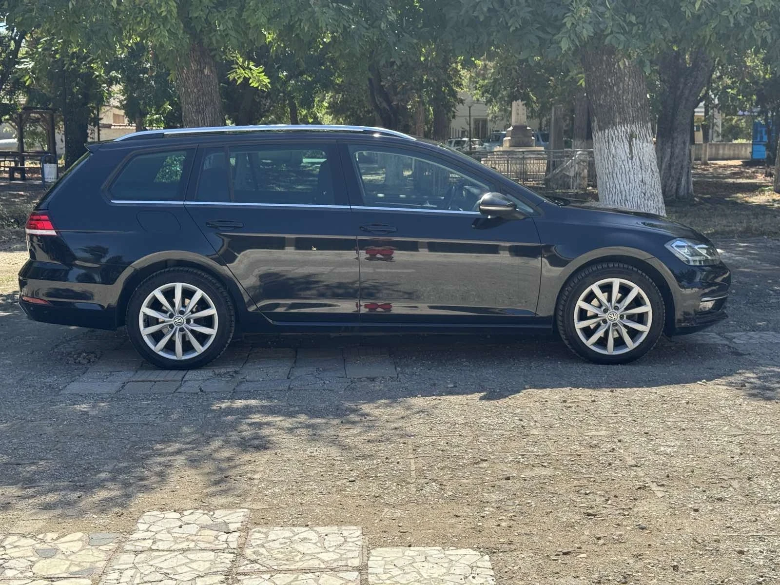 VW Golf 1.5 TSI , снимка 3 - Автомобили и джипове - 56524037