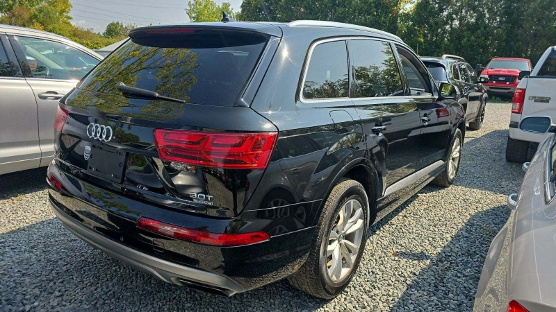 Audi Q7 3.0T Premium Plus, снимка 2 - Автомобили и джипове - 47257245