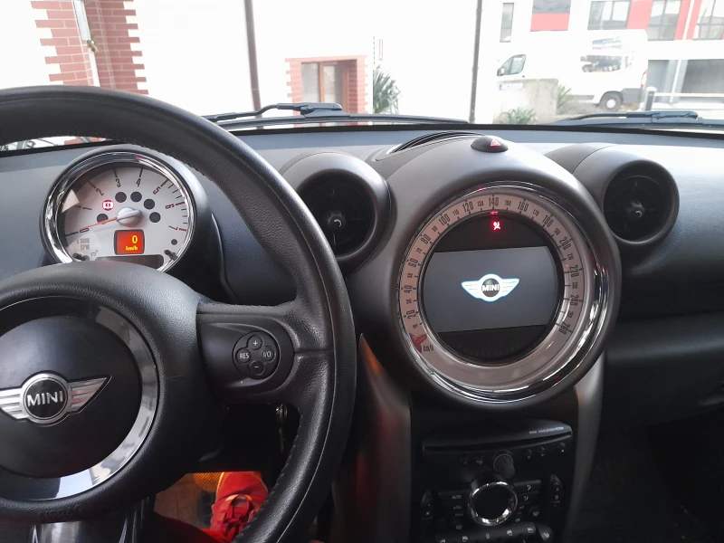 Mini Countryman, снимка 8 - Автомобили и джипове - 48606561