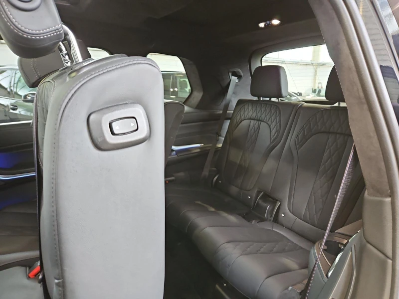 BMW X7 40i/xDrive/FACELIFT/M-SPORT/EXCLUSIV/PANO/H&K/HUD/, снимка 16 - Автомобили и джипове - 52454623