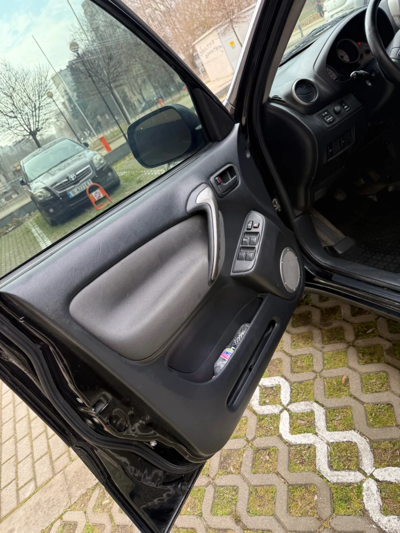 Toyota Rav4 116 D-4D, снимка 11 - Автомобили и джипове - 53458639