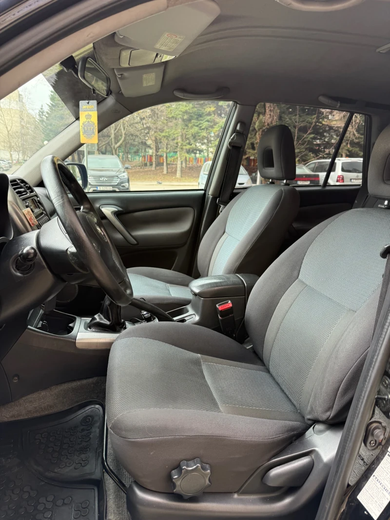 Toyota Rav4 116 D-4D, снимка 9 - Автомобили и джипове - 53458639