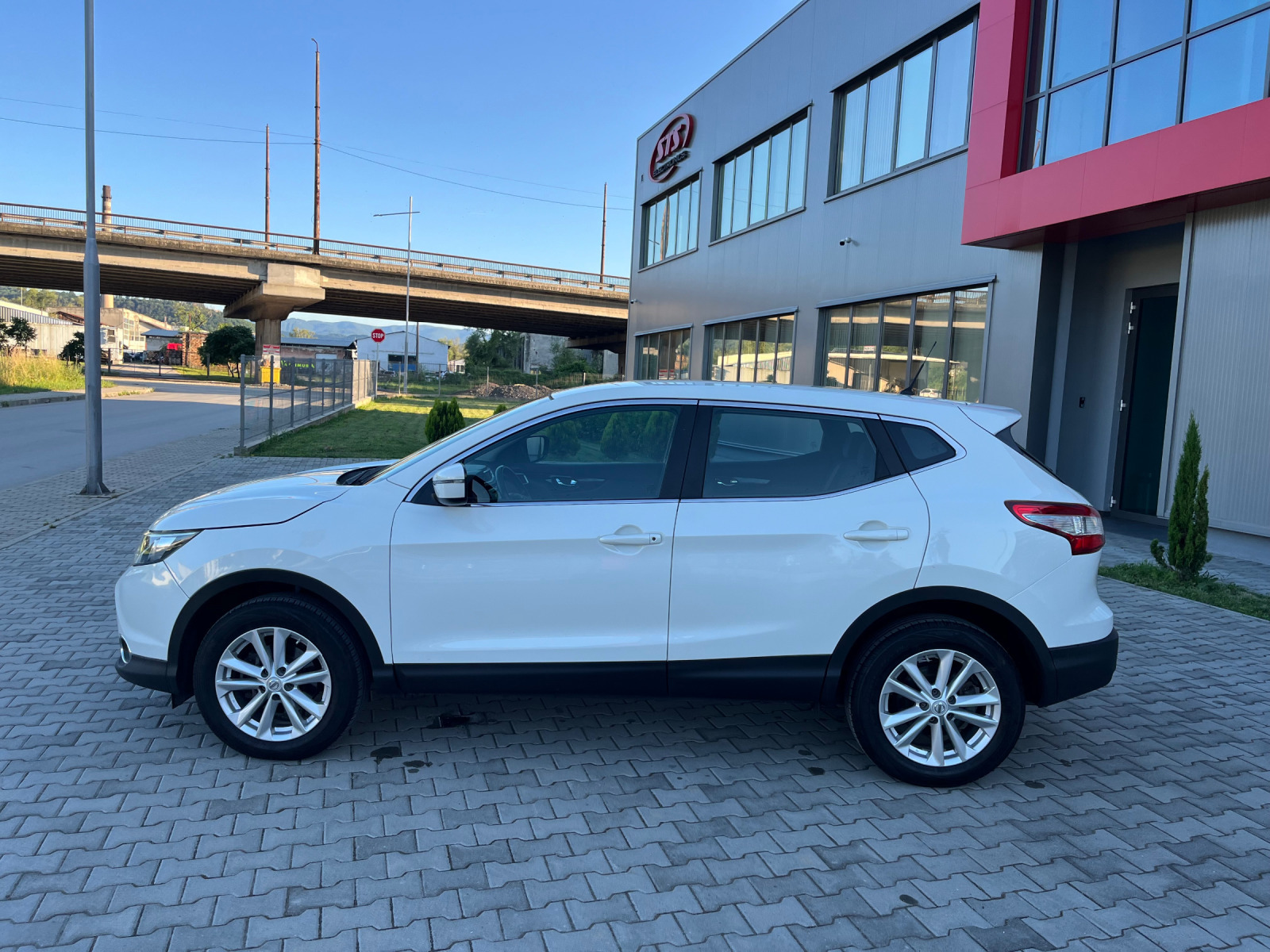 Nissan Qashqai 1.5 dci 110k.c. * Navi * Kamera * Bluetooth  - изображение 2