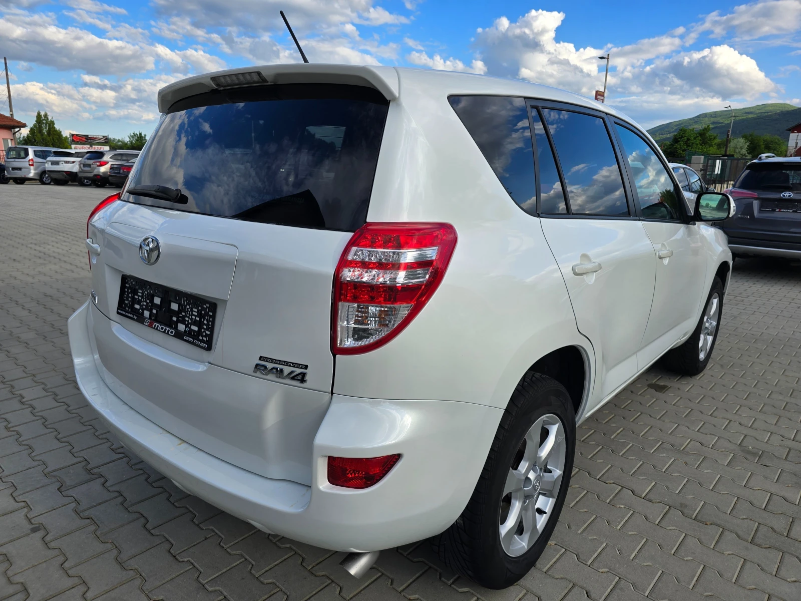 Toyota Rav4 2.2 D4D, 150к.с., 4х4, 6ск., Бяла перла! - изображение 4