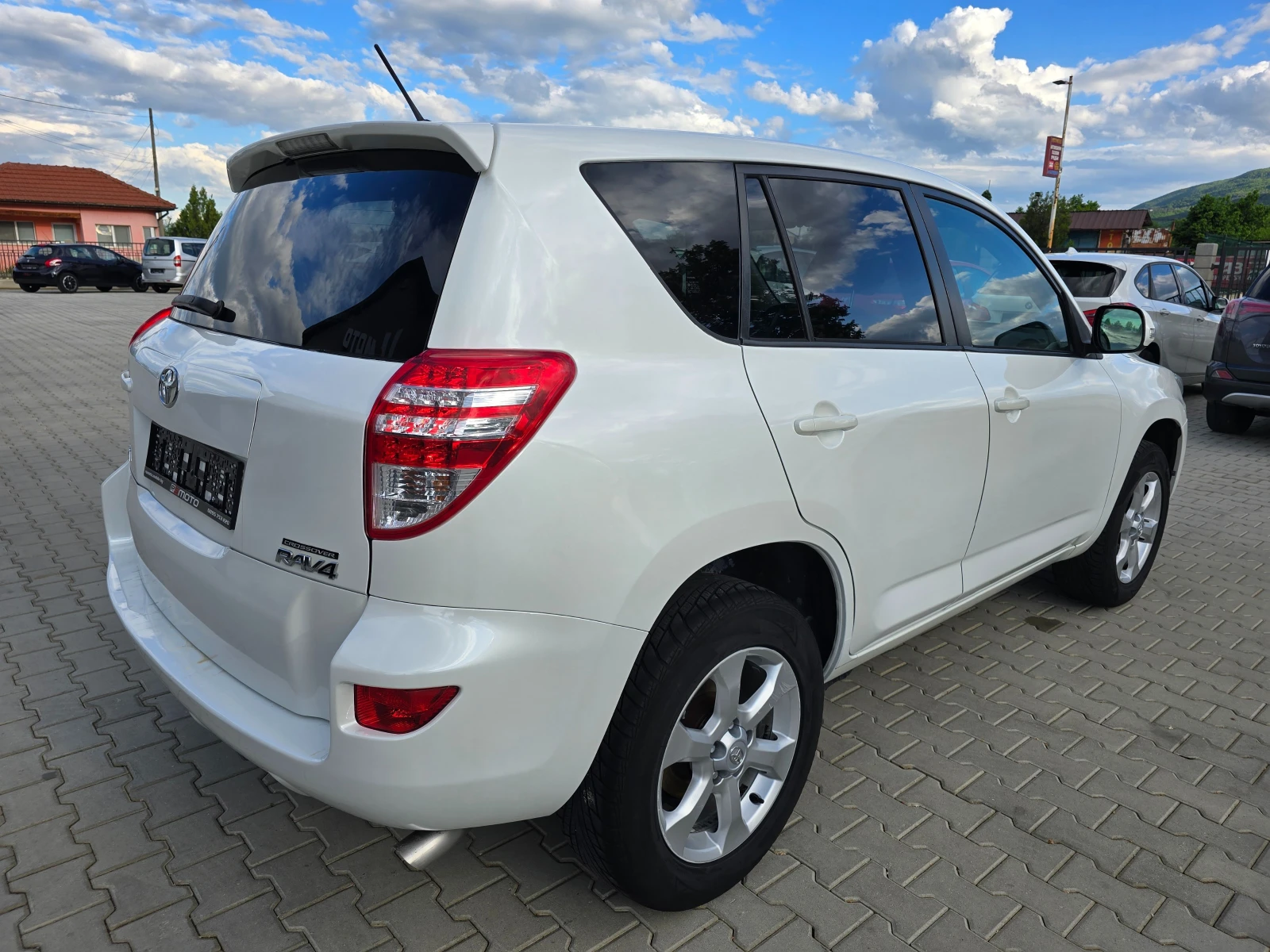 Toyota Rav4 2.2 D4D, 150к.с., 4х4, 6ск., Бяла перла! - изображение 3