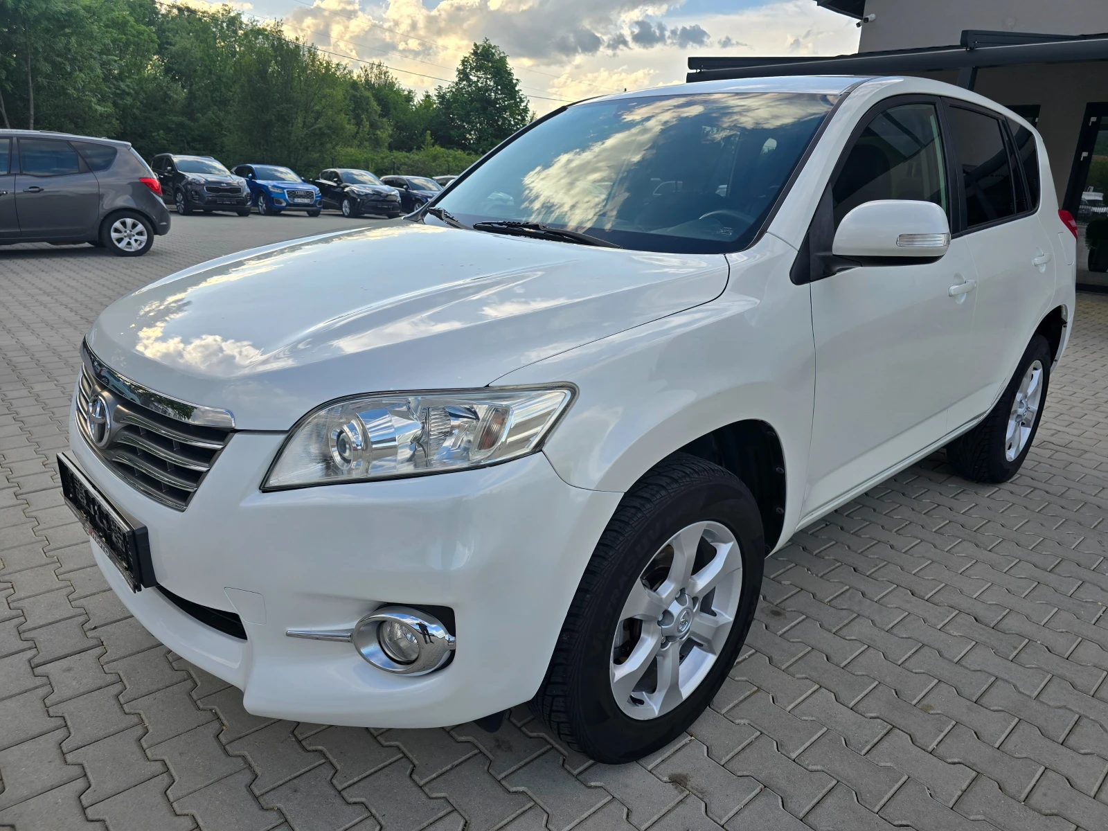 Toyota Rav4 2.2 D4D, 150к.с., 4х4, 6ск., Бяла перла! - изображение 6