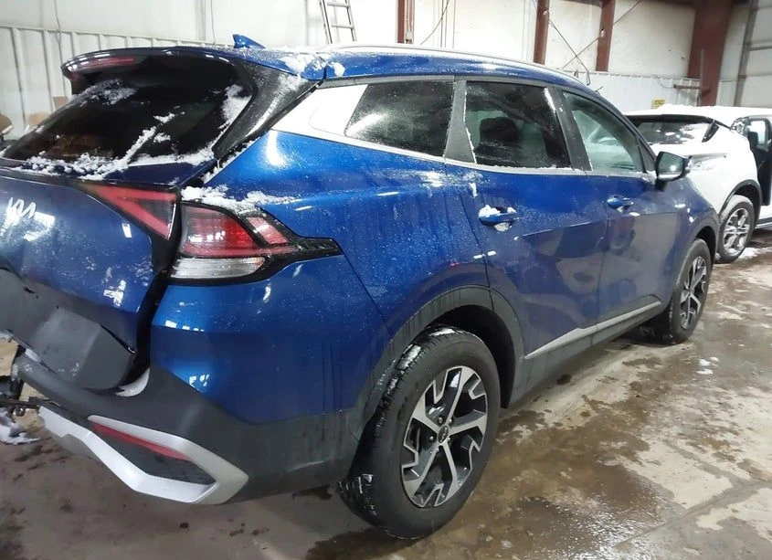 Kia Sportage, снимка 4 - Автомобили и джипове - 54133572