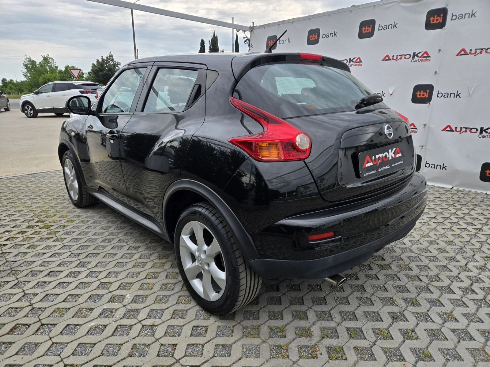 Nissan Juke 1.6i-117кс= КЛИМАТРОНИК= АВТОПИЛОТ= EURO 5A, снимка 5 - Автомобили и джипове - 54743538