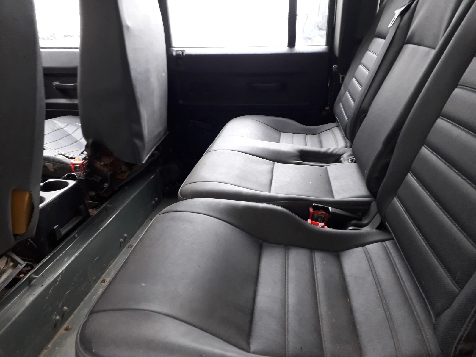 Land Rover Defender 110, снимка 9 - Автомобили и джипове - 54781346