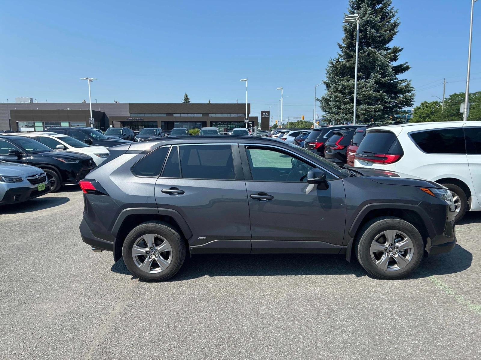 Toyota Rav4 Hybrid XLE * ПАНОРАМА * CARFAX * АВТО КРЕДИТ, снимка 4 - Автомобили и джипове - 55100388