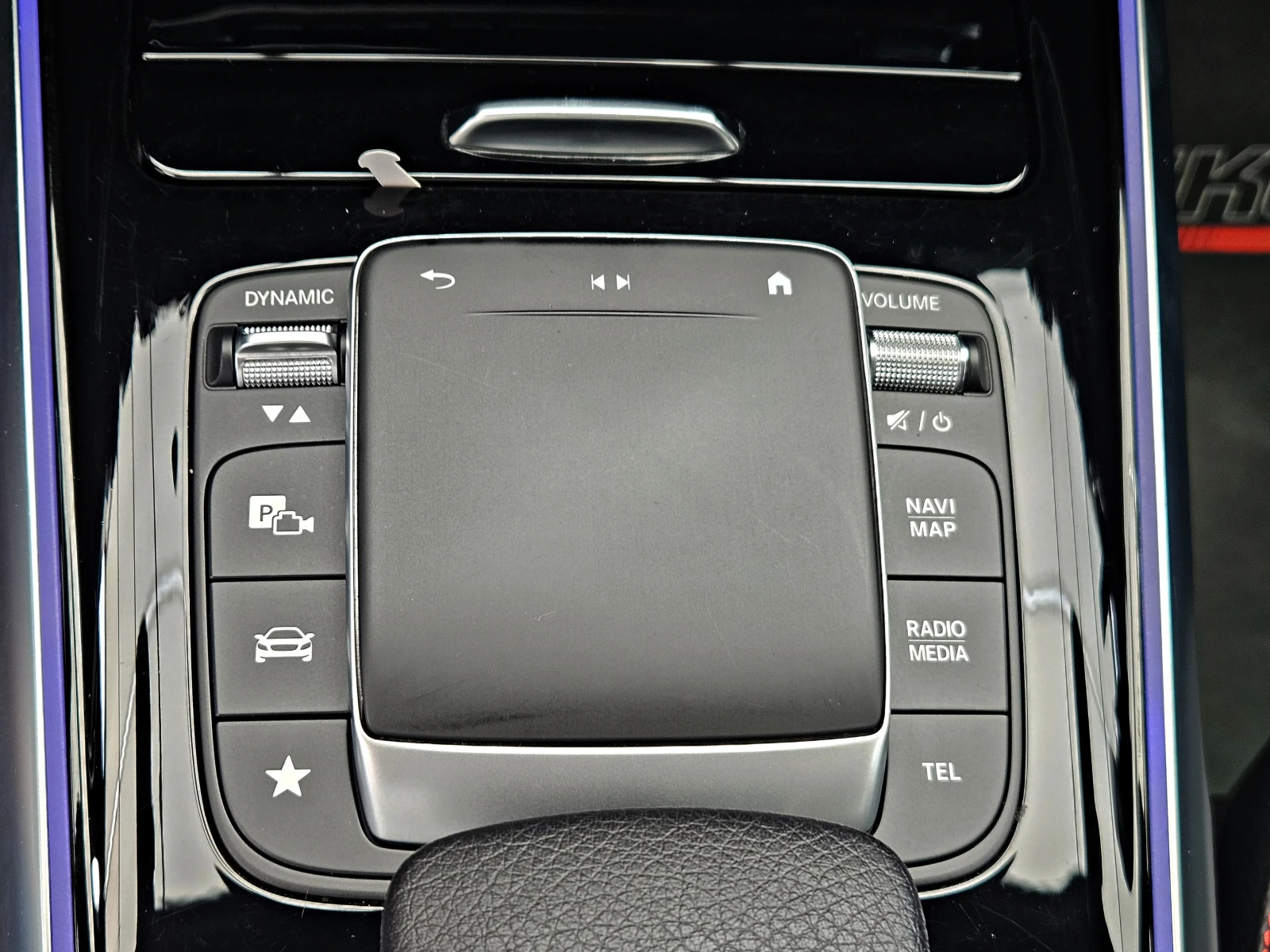 Mercedes-Benz GLB 220 AMG/4MAT/7MESTA/CAMERA/ПОДГРЕВ/AMBI/BURMESTER/LIZ, снимка 12 - Автомобили и джипове - 55275669