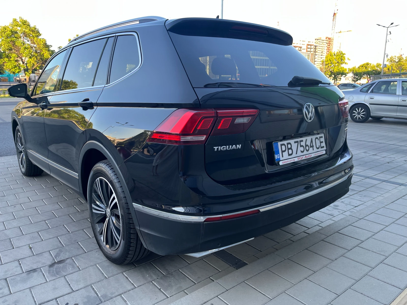 VW Tiguan 2.0 TSI, снимка 6 - Автомобили и джипове - 55424039