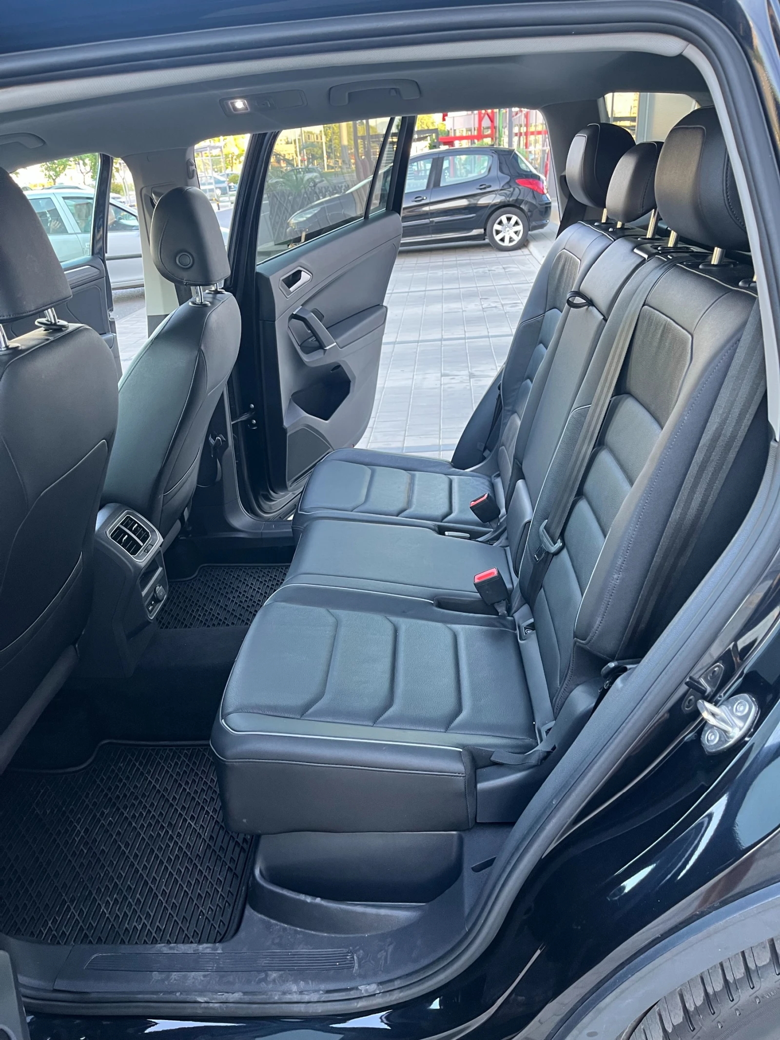 VW Tiguan 2.0 TSI, снимка 14 - Автомобили и джипове - 55424039