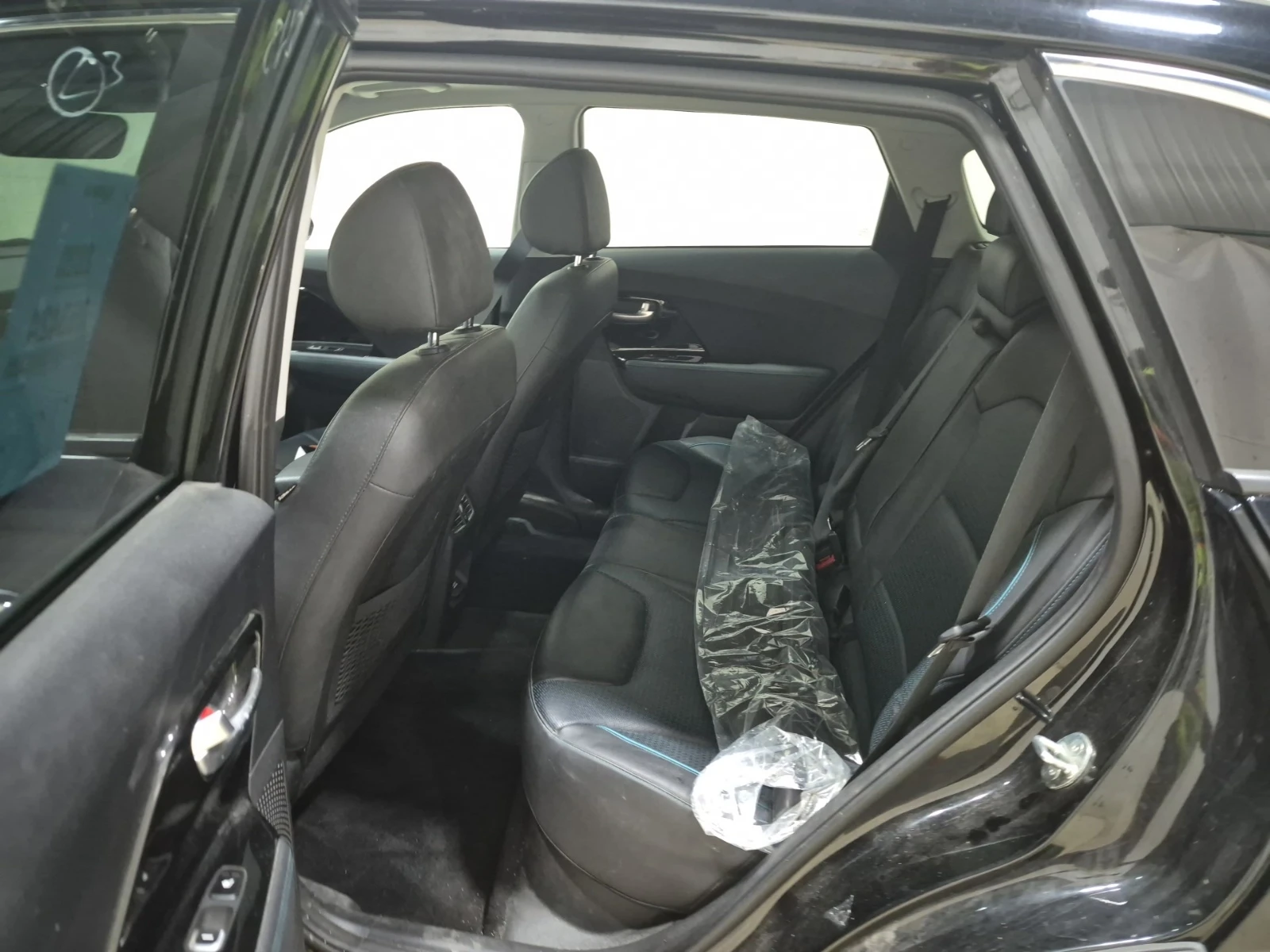 Kia Niro TOURING, снимка 14 - Автомобили и джипове - 55808937