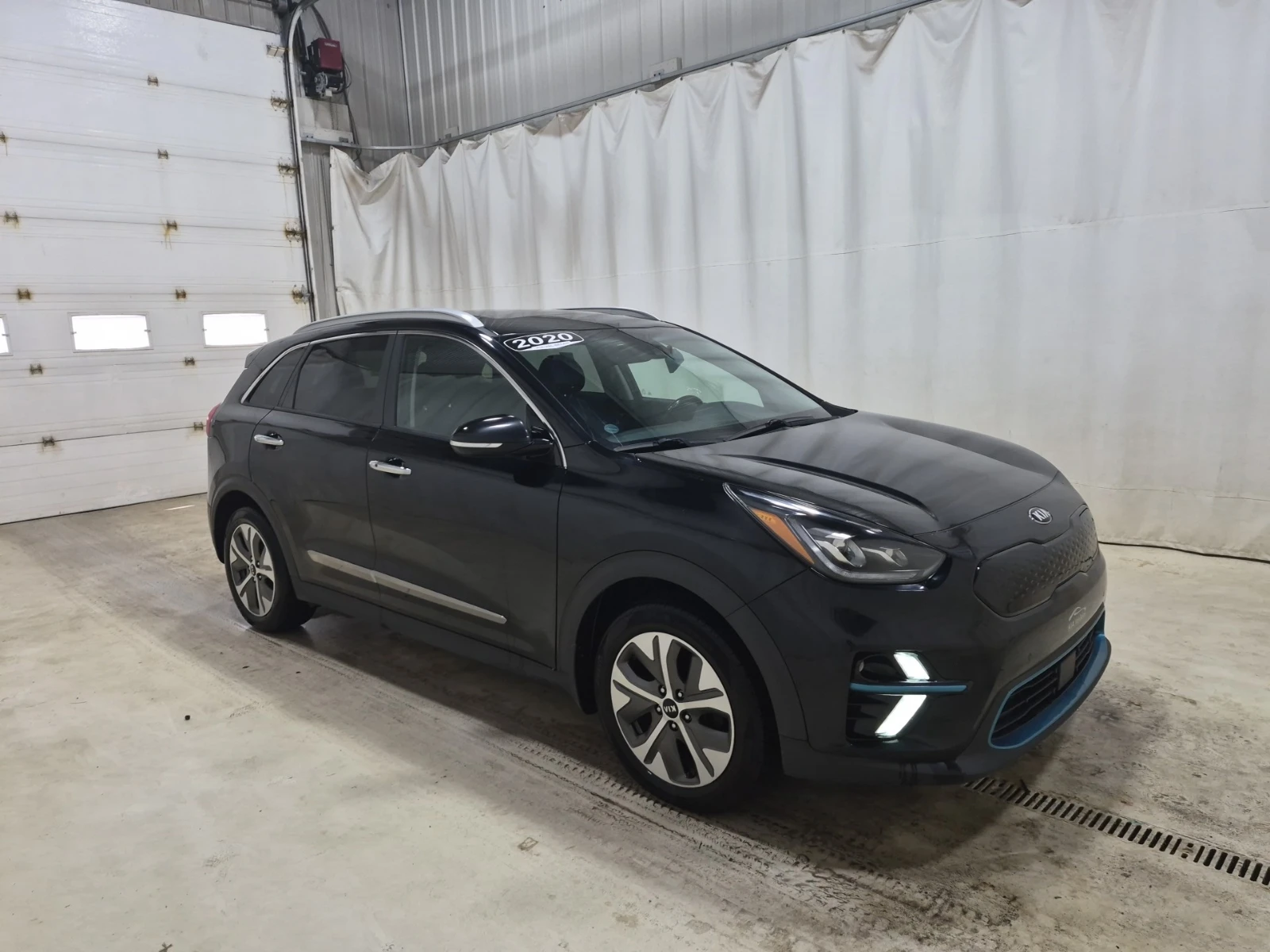 Kia Niro TOURING, снимка 3 - Автомобили и джипове - 55808937
