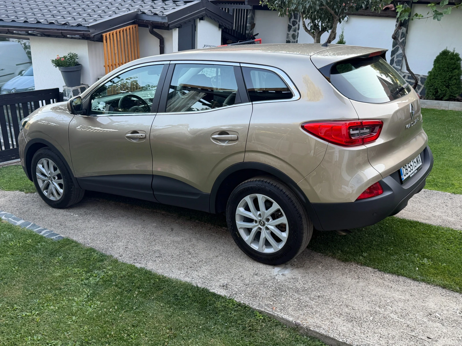 Renault Kadjar dci 4x4, снимка 4 - Автомобили и джипове - 55996405