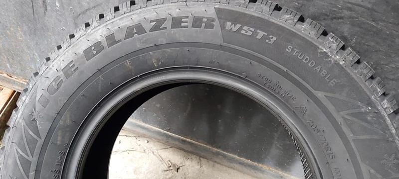 Гуми Зимни 205/70R15, снимка 7 - Гуми и джанти - 35148318