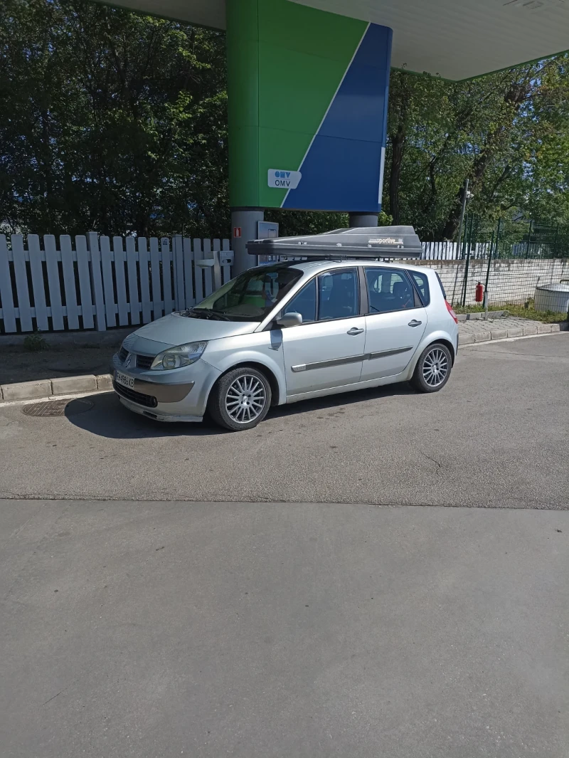 Renault Scenic, снимка 3 - Автомобили и джипове - 47987071