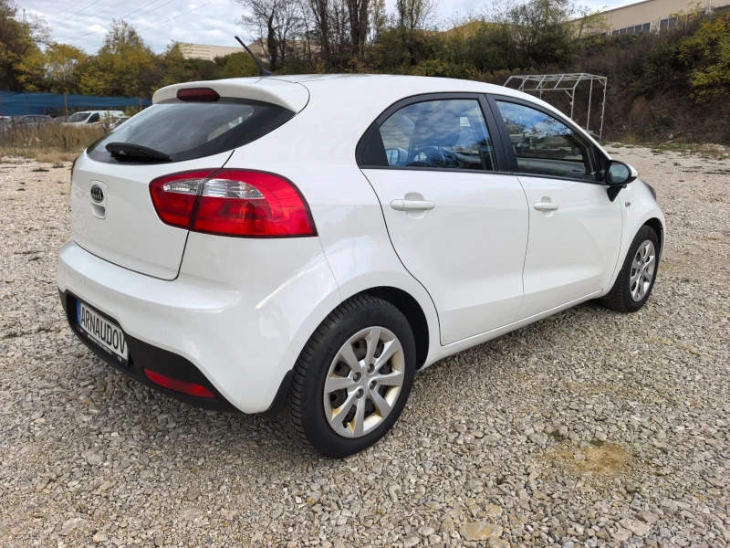 Kia Rio ПЕРФЕКТНО СЪСТОЯНИЕ , снимка 4 - Автомобили и джипове - 52280392